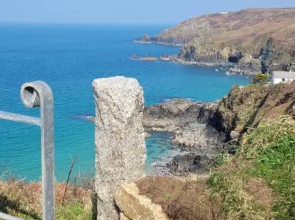 Cosy terraced Cornish cottage near the sea