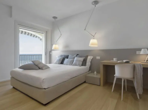 Luxury Suites Collection-Viale Milano 33