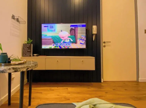 Gorgeous and Restful 2BR Apartment at M-Town Residence near Mall