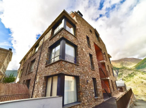 Placer, naturaleza y terraza en Canillo HUT-8207