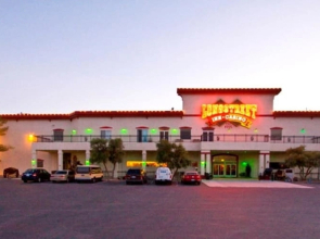 Longstreet Inn & Casino