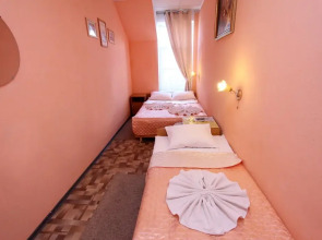 Krasny Kovrik na Pushkinskoy