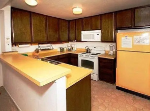 St. Moritz Condos By Grand Mammoth