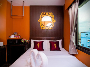 Violet Tower at Khaosan Palace