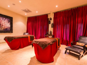 The David Livingstone Safari Lodge & Spa