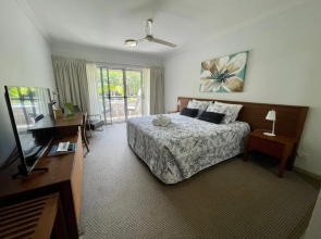 Lovely 1 Bedroom Studio Apartment with Pool.