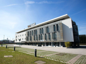 One Hotel & Restaurant