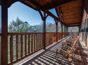 Mountain View Lodge, 8 BR, Hot Tub, Pool Table, Theater Room, Sleeps 24