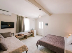 Acrocorinth Apartments