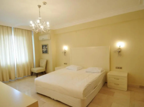 Gold City 2B2B Penthouse Main Building with Free Aqua Park