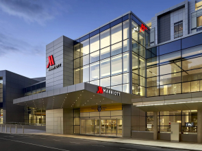 Calgary Airport Marriott In-Terminal Hotel