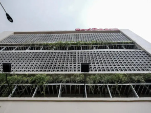 Reddoor Near Rs Royal Prima Medan 2