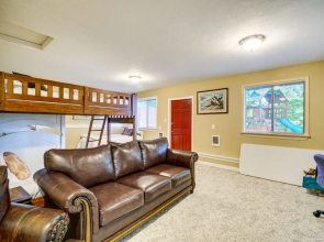 Charming Poulsbo Retreat: Hood Canal Views!