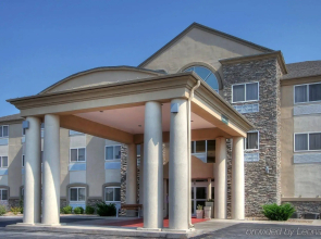 Holiday Express & Suites Portales by IHG