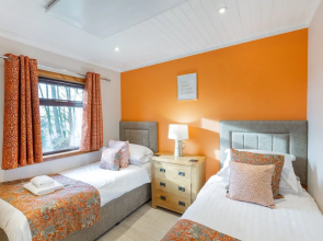 Birch 14 With Hot Tub, Newton Stewart
