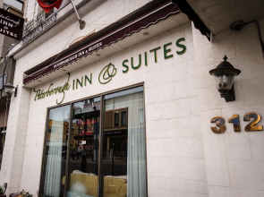 Peterborough Inn & Suites Hotel