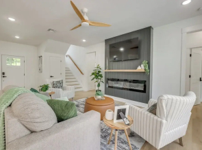 1/2 Mi to Schlitterbahn Waterpark: Home w/ Patio!