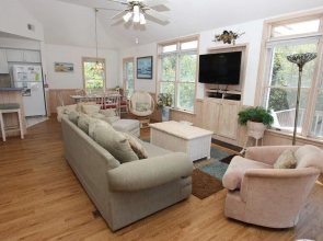 Lakeview - 5 Br Home