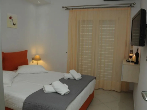 Frantzeskos Apartments