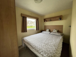 3 Bed Caravan Sea Views Discounted Ferry