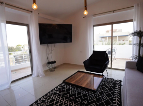 YalaRent Afarsemon APT complex with pool