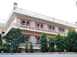 Suryaa Villa - A City Centre Hotel
