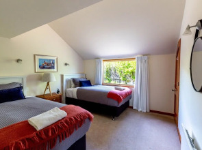 Glacier Rock Gallery Lake View