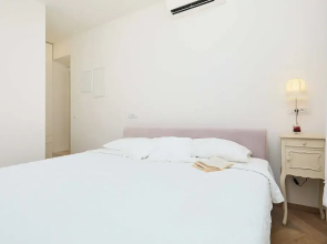 Hedera Estate, Hedera A8