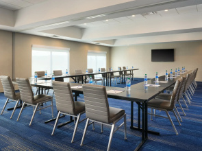 Holiday Inn Express & Suites Lockport by IHG