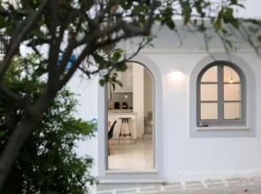 Downtown cottage 3 floors- sea view