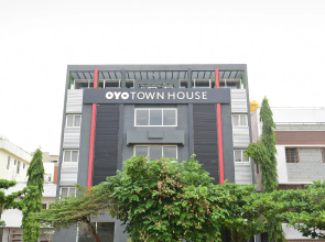 OYO Townhouse 106 Airport Road