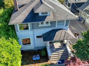 Walker’s Delight on Queen Anne