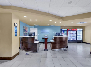 1BR King Suite - With Shared Pool Hot Tub Arcade Room - Near Disney