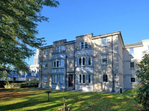 Orange Apartments Beechgrove Gardens