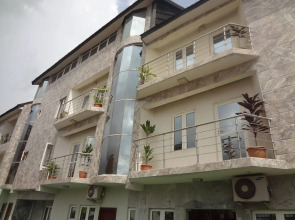 Kings Avenue Apartments