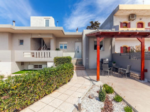 Gouves Family Apartment with Jacuzzi