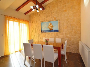 Villa Ukic for 14 People With a Large Pool