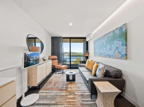 Stylish Studio in Acton With Stunning Water Views