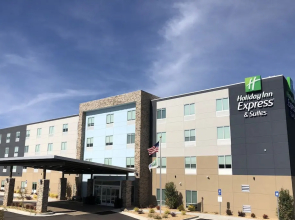 Holiday Inn Express And Suites Macon North