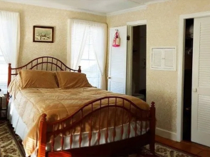 West Dover Inn