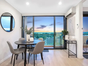Spectacular Views South Perth1br