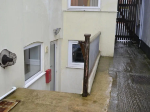 Willow Tree Apartment - 1 Bedroom Apartment - Stayseekers