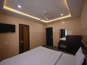 Goroomgo New Moon Inn Puri1024