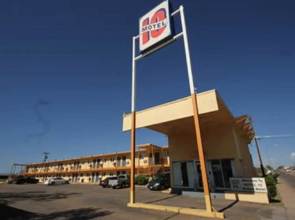Motel 10