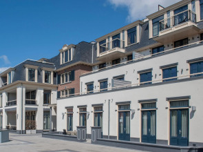 Apartment with AC and washing machine, in a residence 200 m from the beach