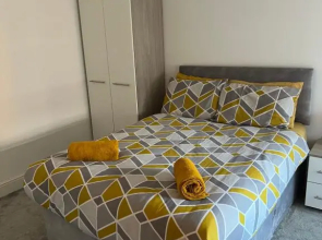 #305 1 Bedroom Serviced apartment -free parking