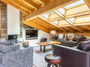 Penthouse with private sauna and wine climate cabinet