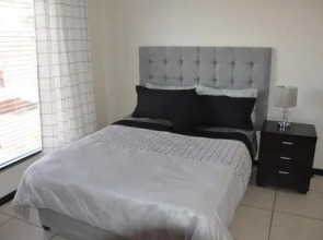 Strelitzia Apartment