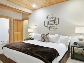 301 - Three Bedroom with Spa Bristlecone 3 Condo