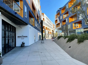 Perfect Apt w Parking in Arts District DTLA B4